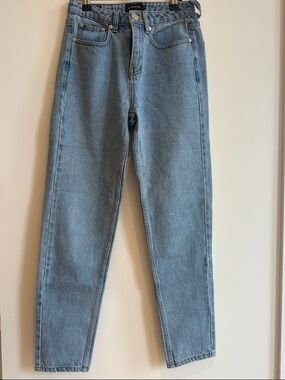 Classic High-Waist Light Blue Women’s Jeans